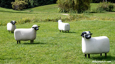 Moutons de François-Xavier Lalanne, Exposition 'les-Lalanne-a-Trianon' - Versailles